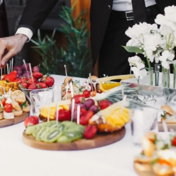 8 Benefits of Hiring a Professional Chef for Your Event